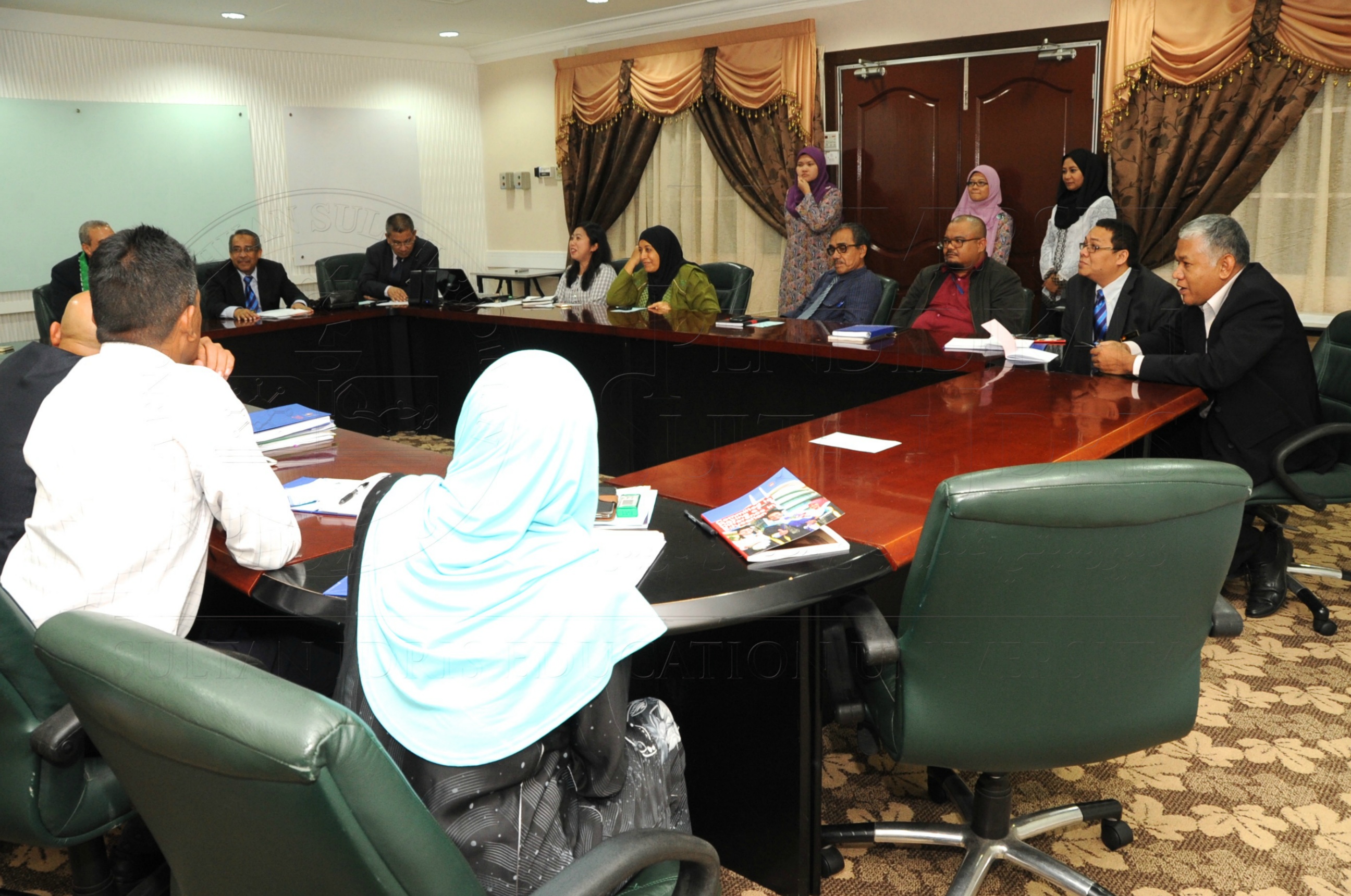 PRO 16 3 PALESTINEHAS 7690